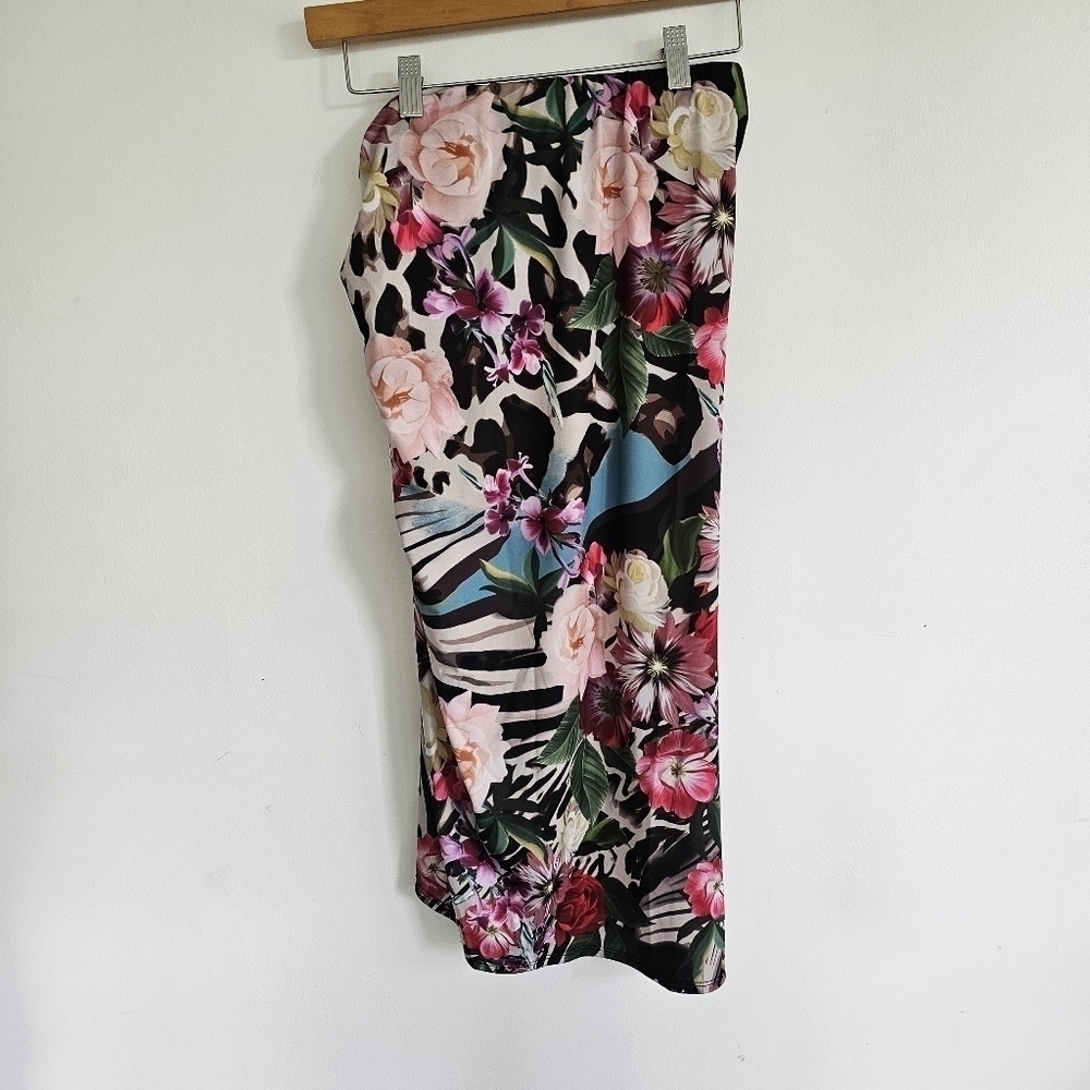 Venus Tropical Floral Sarong Skirt - Picture 7 of 9